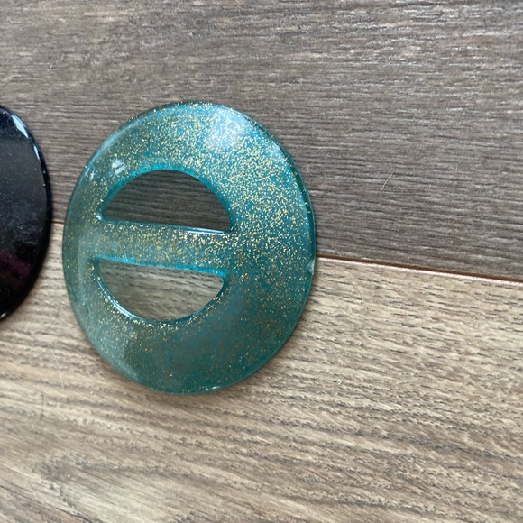 SET OF 2 VINTAGE SPARKLY GLITTERY BUCKLE SCARF SLIDER - Picture 4 of 8